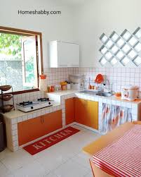 Dapur mungil dengan satu jendela besar Kumpulan Desain Dapur Dekat Jendela Asri Dan Sejuk Homeshabby Com Design Home Plans Home Decorating And Interior Design