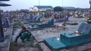 Pemakaman kristen pakuncen is a cemetery in indonesia. Infopublik Paskah Tradisi Bersihkan Pusara Hingga Bermalam Di Makam
