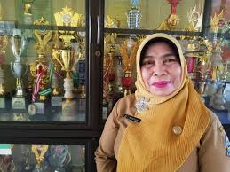 Video profil sman 14 surabaya selamat datang dan bergabung menjadi bagian dari sma negeri 14 surabaya #enjoyfourteen! Kata Kepala Sman 14 Surabaya Soal Foto Spanduk Prestasi No Kumparan Com