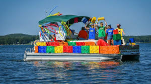 Boat decorations for boat parades 2020 suv reviews. 25 Boat Parade Ideas In 2021 Boat Parade Parades Boat