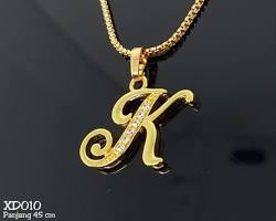 Gambar Perhiasan dengan inisial nama