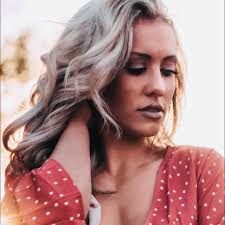 Any DoorDash or uber drivers in here?? Trying to see how much y'all make in  a shift? Or day? Or whatever. Trying to see if it's worth quitting my job  for.