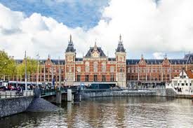 Amsterdam Mas Alla De Sus Canales Y Coffee Shops