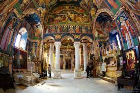 The first romanian school, a museum with the first romanian printing press among many other firsts. Galerie Foto Biserica Sfantul Gheorghe Nou De La Km 0 Bucuresti