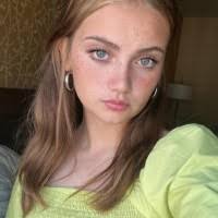 100+ perfiles de «Kaylin»