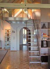 galerie mit treppe und glasboden aus geschliffenem edelstahl gelander stahl glasboden