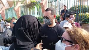 شيعت من قليل جنازة الفنانة الراحلة سهير البابلي من مسجد الشرطة بمدينة الشيخ زايد وسط حضور باهت للنجوم فلم يحضر للصلاة إلى عدد قليل من الوسط . Jih5 4xnvusm M