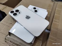 Jun 12, 2021 · iphone mini和iphone13可以直接排除，4g运存太小很容易卡，基本版内存只有64g且没有高刷120hz屏幕；最值得买的是iphone 13 pro,参数跟pro max几乎一样，便宜600多. Iphone 13 Pro Max Gets An Always On Screen With A Refresh Rate Of 120hz World Today News