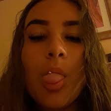 Beth Lamb (@_.bethlamb)