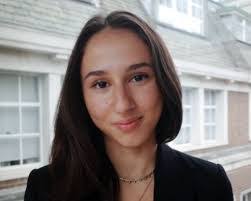 Phoebe Frank's Instagram, Twitter & Facebook