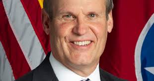 Gov. Lee signs bill supporting independent pharmacies