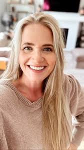 𝗦𝗔𝗬 𝗬𝗘𝗦 𝗜𝗙 𝗬𝗢𝗨 WANT SISTER WIVES TO CONTINUE WITH MORE  SEASONS!❤️🤩