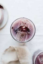 Cold Brewed Shiso Hibiscus Tea Iced Latte Dolly And Oatmeal Rezepte Erfrischende Cocktails Mocktails