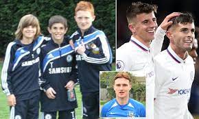 So because i'm a diehard chelsea fan who needed a cam, i decided to purchase this mason mount card, and to say i loved him is an understatement! Third Kid Alongside Mason Mount And Christian Pulisic In Chelsea Twitter Throwback Picture Revealed Daily Mail Online