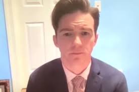 Fue el pasado 4 de junio, cuando drake bell fue arrestado en cleveland, ohio; Aj7q6dvqh1i 9m