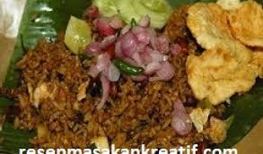 Yuk sekarang cobain resep nasi goreng rempah kambing berikut ini.seperti judulnya, nasi goreng rempah ini menggunakan aneka bumbu rempah yang cukup banyak.walaupun banyak, bukan berati sulit untuk membuatnya lho, karena siapapun bisa membuatnya tanpa harus memiliki skil memasak yang lebih.ingin segera mencoba membuatnya? Resep Nasi Goreng Aceh Spesial Resep Masakan Kreatif