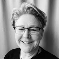 Lorrie Horne's Instagram, Twitter & Facebook