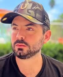 José Eduardo Derbez desmiente problemas con el alcohol