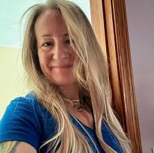 Inner Whispers: Writing My Way Out of Darkness (Whispers of the Soul: A  Poetry Series.): Ann, Rachel, Ann, Rachel, Edwards, Jan, Edwards, Jan, Garza  Pinto, Patricia, Doris, Jerry: 9798325781049: Amazon.com: Books