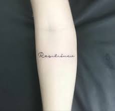 Resiliencia Traco Fino Resiliencia Tatuagem Tatuagem Tatuagens Não te percas nossas fontes mais especiais para tuas tatuagens ou tattoos, desenhos, gravados. tatuagem tatuagem