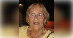 Elisha Potts's Instagram, Twitter & Facebook