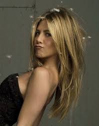 Chocolate Chip Cookie Hair Is The Newest Color Trend Jennifer Aniston Hair Jennifer Aniston Haircut Long Hair Styles