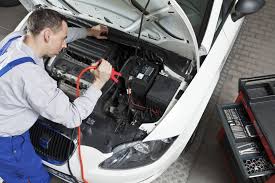 So Erkennen Sie Ob Die Autobatterie Defekt Ist Autoreparaturen De