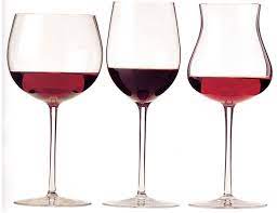 Un bicchiere per ogni tipo di vino o liquore. Bicchiere Da Vino Rosso Servire Il Vino
