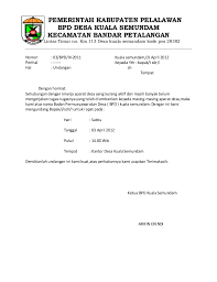 Terdapat nama dan alamat pengirim. Contoh Surat Undangan Resmi Desa