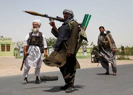 The taliban launched an assault on afghanistan's capital, kabul, on sunday, claiming it has engaged in talks with the government about a peaceful surrender of the city to the. Taliba Avanca No Afeganistao E Milhares Tentam Fugir Do Pais Com Medo De Serem Mortos Mundo G1