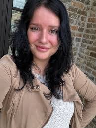 Caroline Budnick's Instagram, Twitter & Facebook