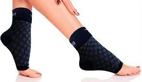 Heel Spurs Are Actually A Quite Dangerous Problem But It May Go Without Symptoms Learn Top 15 Natural Home Re Heel Spurs Heel Spur Relief Heel Spurs Symptoms