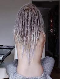 Wearing the right color can make your skin glow, while the wrong one can make it look washed out or splotchy. Silver Hair Beautiful Gray Hair Synthetic Dreads Beautiful Dreadlocks