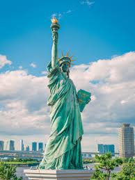 The landmark statue of liberty against the impressive new york city skyline. Statue Of Liberty In Odaiba Tokyo Download This Photo By Richard Iwaki On Unsplash Art Wallpaper Art Kids Artwork Display Wall