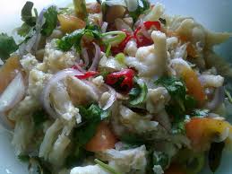 Masukkan air, kaki ayam dan sedikit garam ke dalam periuk. Pin Di Malaysian Dishes