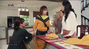 Trong tập 65, cô nàng này còn gửi thiệp chúc mừng vợ vũ sinh con đến tận nhà ông luật bà giang. Mcuzrxwjgd G3m