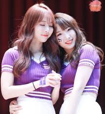 Have a crush for each other. Vivi Haseul Kpop Girls Girl Korean Girl Groups