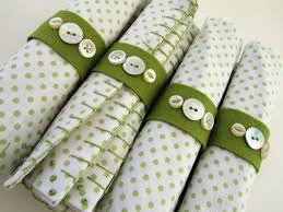 Felt Button Naokin Rings Going To Need Some More Of These Guys If I M Going Paperless Napkin Rings Napkin Rings Diy Fabric Napkin