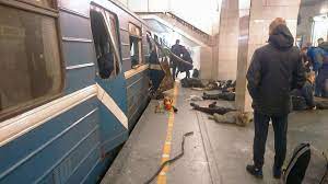 Сегодня, в годовщину двойного теракта в московском метро, сотни москвичей и гостей столицы нескончаемым потоком несут. Vzryv V Metro Otozvalsya Na More Proisshestviya Kommersant
