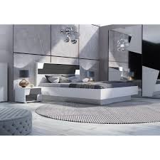 Déco meuble vous propose des chambres complètes pour adultes qui vous assurent d'avoir un lit, une commode ou encore une armoire qui s'associent idéalement. Meubles Et Decorations Chambre A Coucher Complete De La Collectio