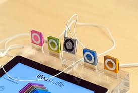 Whether you want to fix a frozen ipod touch, or wish to factory reset ipod shuffle for data wiping, the only road is to reset ipod. Ipod Shuffle Wikiwand