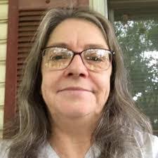 Elizabeth Holcomb's Instagram, Twitter & Facebook