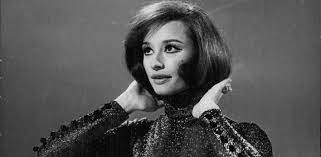 Raffaella carrà, 70 anni sempre sulla breccia. Raffaella Carra La Regina Della Tv Compie 75 Anni Io Donna