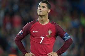 The team which wins this year's tournament would automatically receive the rights. Video Euro 2016 Cristiano Ronaldo Jette Le Micro D Un Journaliste A L Eau