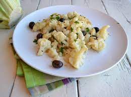 Ingredienti per 4 persone 1 cavolfiore di 1 kg 50 gr burro 2 cucchiai succo di limone 4 cucchiai pangrattato. Cavolfiore In Padella