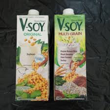 Susu kedelai terbuat dari bahan kacang kedelai yang kaya serat prebiotik dan beberapa senyawa fitokimia. Susu Soya Vsoy Multigrain 1 Liter Susu Kacang 1 Dus Isi 12pcs Shopee Indonesia