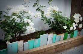 Eine Schone Gartenabtrennung Gibt Ihrem Garten Das Gewisse Etwas 10 Ideen Gartenliege Landschaftseinfassung