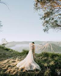 Kumpulan gambar tentang background prewedding alam, klik untuk melihat koleksi gambar lain di kibrispdr.org. 10 Destinasi Foto Prewedding Di Indonesia Yang Keren Dan Romantis