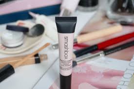 It lasts for a long time and does not damage your skin. Concealer Creasing Hacks How Good Is Smashbox Hydrating Under Eye Primer Twindly Beauty Blog