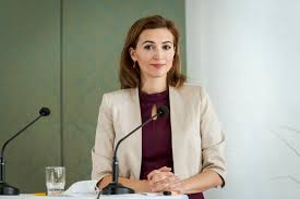 Nichtsdestotrotz wollen sie sich „als. Susanne Raab Ehemann Turkis Grun Susanne Raab Ubernimmt Frauenagenden Kurier At Susanne Baer 1964 Ist Eine Deutsche Rechtswissenschaftlerin Und Seit Dem 2 Nina Prasetyo